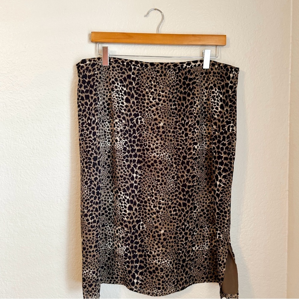 First Issue, A Liz Claiborne Company, Animal Print Midi Straight Skirt,  sz 18